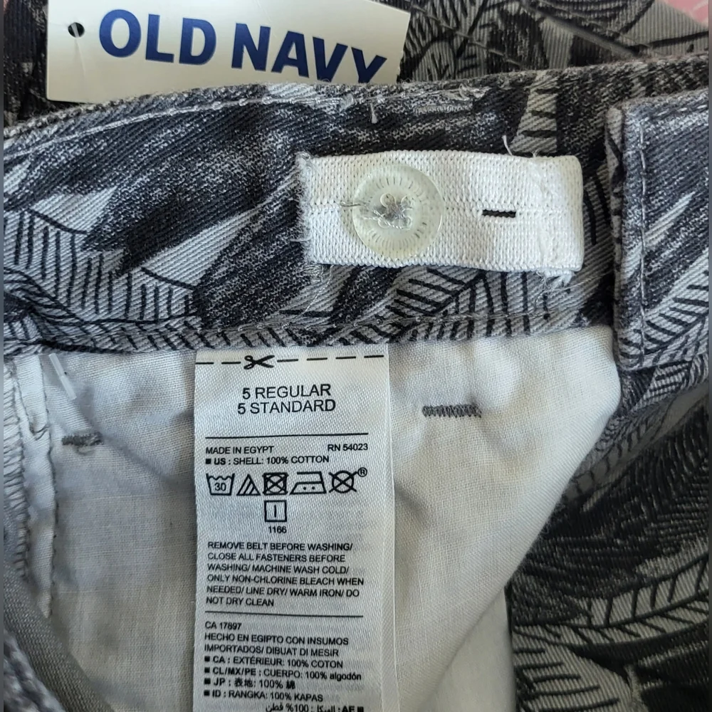 Old Navy Boys Preppy‎ Gray Black Tropical Print Belted Chino Shorts Sz 5 New